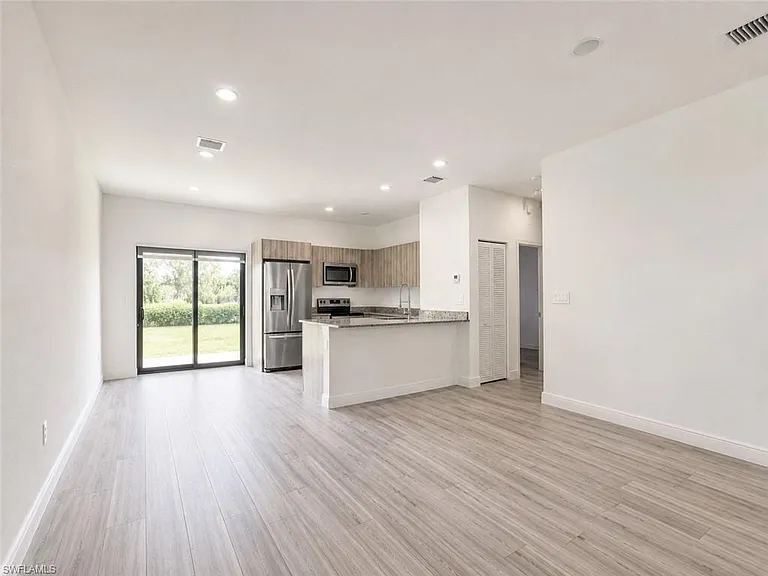 8033 Melody Cir — Photo 3