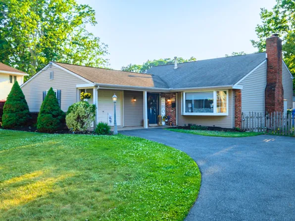 722 Whitman Dr, Turnersville, NJ 08012
