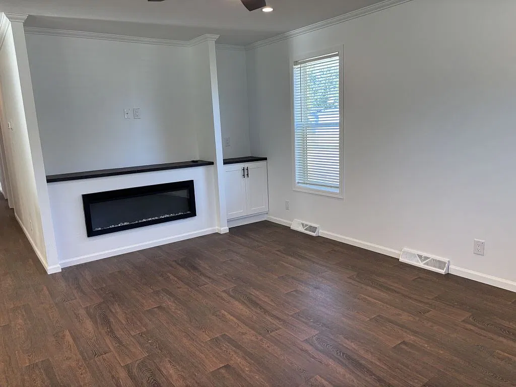 3 bed, 2.0 bath, 1356 sqft, $2,000 — Photo 3