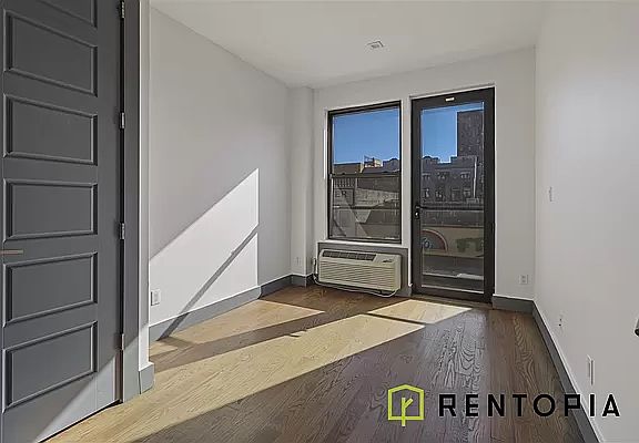 3rd image of 855 De Kalb Ave #1B