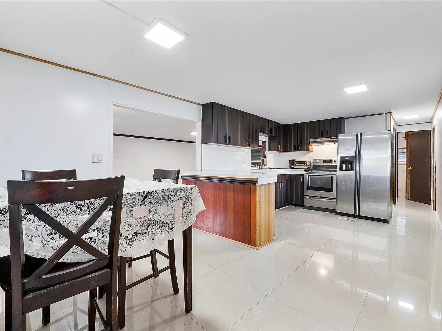 2 bed, 2.0 bath, 852 sqft, $2,350 — Photo 4