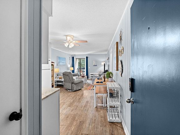 2nd image of 405 21st Ave. N #2D