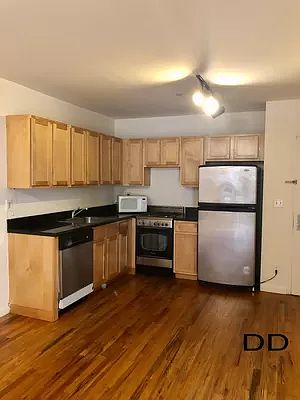 4th image of 300 E 3rd St APT 5A