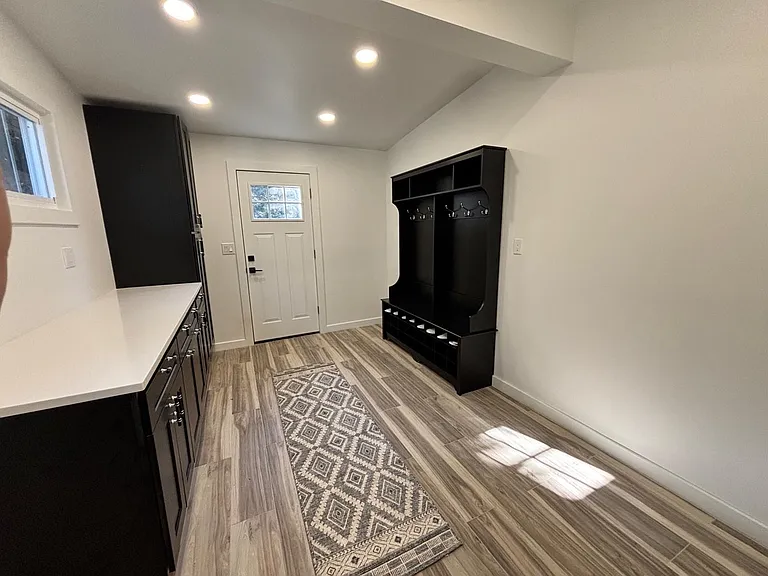791 Longview Ave — Photo 4