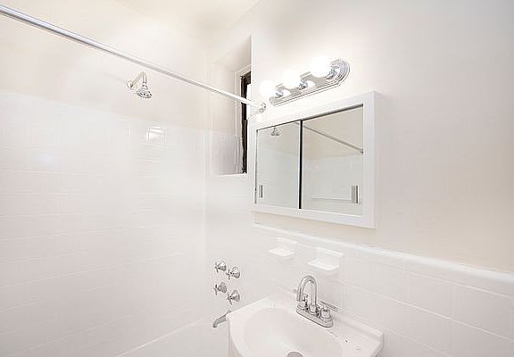 5th image of 525 E 88th St APT 1H