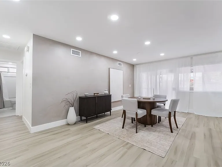 3138 Belvedere Dr — Photo 8