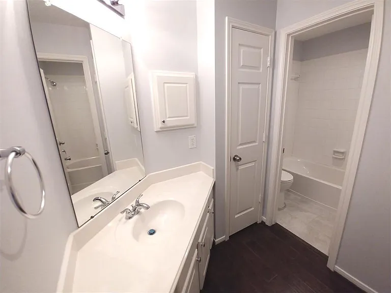 8911 Starlamp Ln — Photo 24