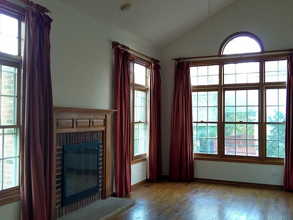 2nd image of 1471 Della Dr