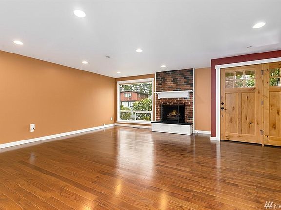 5th image of 15815 NE 53rd St