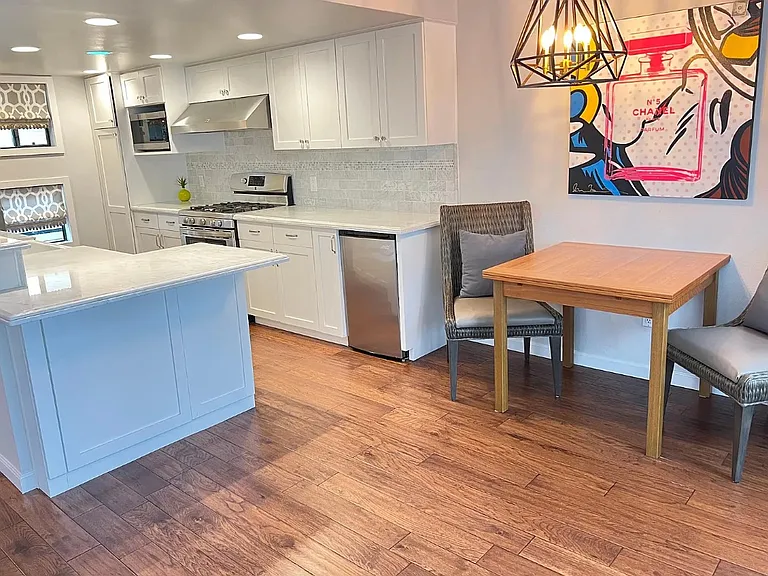 8132 Camino Del Sol #F — Photo 11