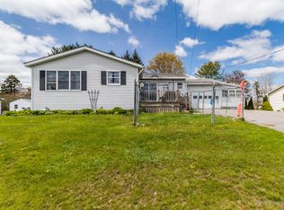 79 Valley St, Thomaston, ME 04861