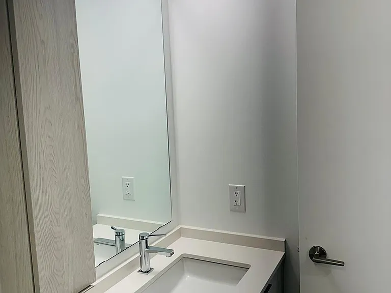 86 Dundas St E #409 — Photo 9