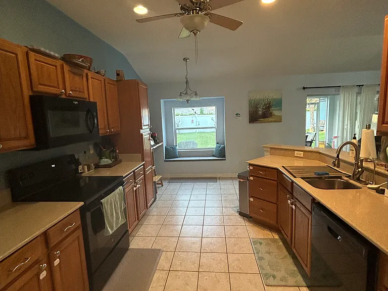 35 Prince Eric Ln — Photo 12