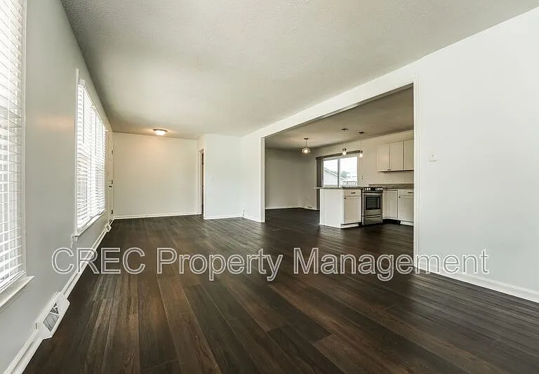 7744 Allwood Ave — Photo 6