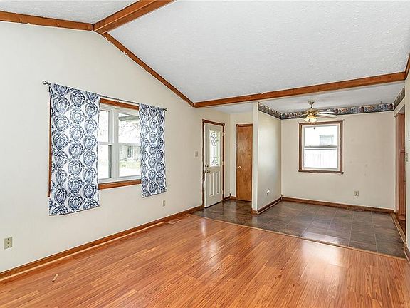 5th image of 1005 S Worth Ave