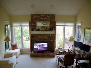 12043 Hemlock St, Overland Park, KS 66213