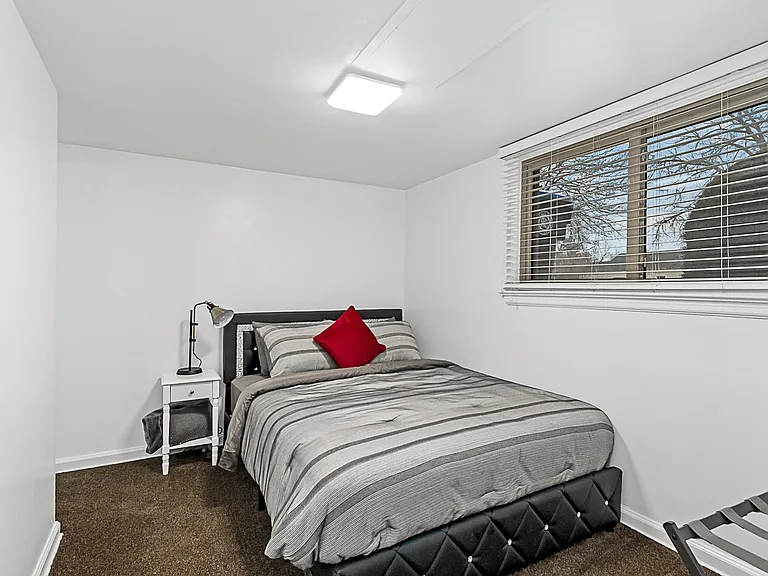 710 W 1st Ave #1 — Photo 4