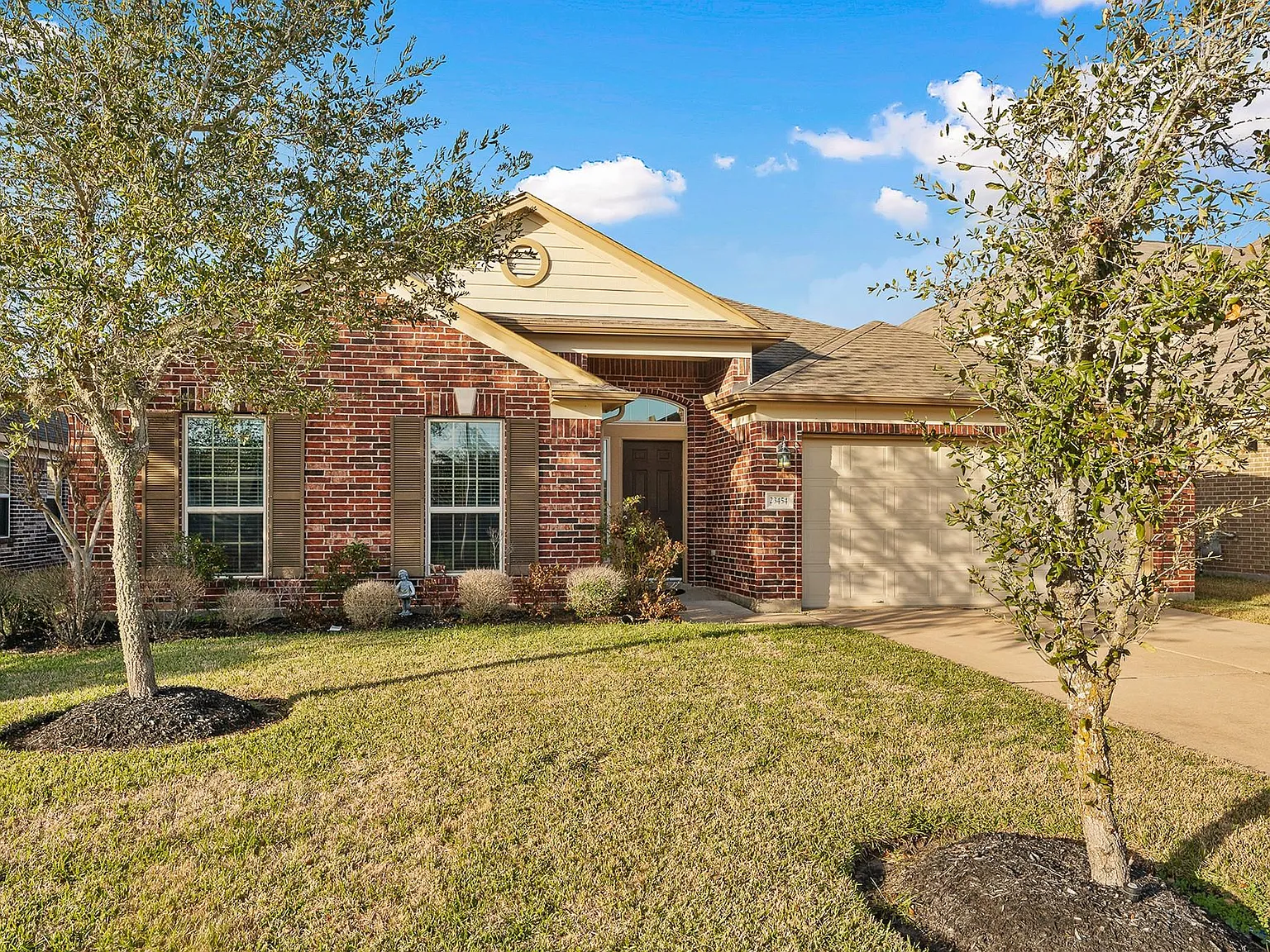 4 bed, 2.0 bath, 2094 sqft, $2,800 — Photo 3