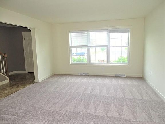 2nd image of 5373 Oak Leaf Dr