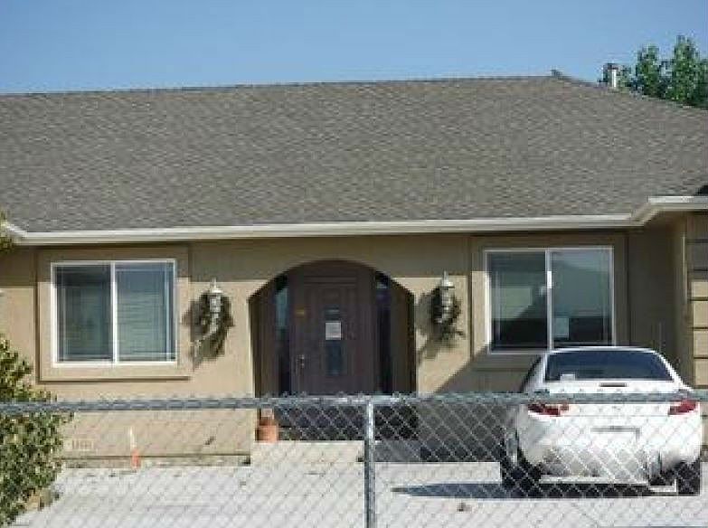 2nd image of 812 Coffey Dr