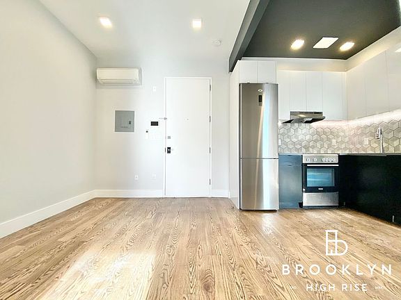 5th image of 2734 Snyder Ave #1R