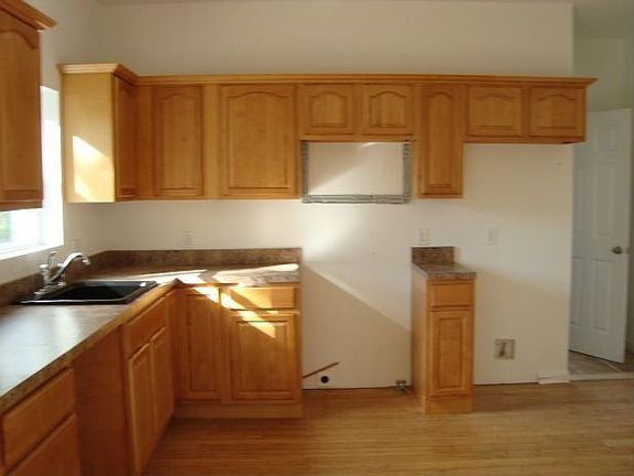 3rd image of 611 Washington Pl