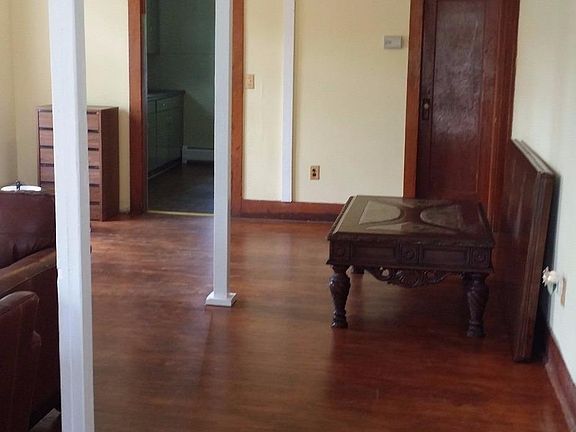 4th image of 12 Court St