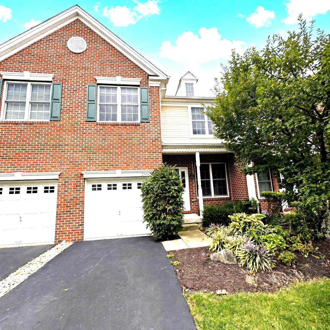 3 bed, 4.0 bath, 3082 sqft, $3,700 — Photo 2