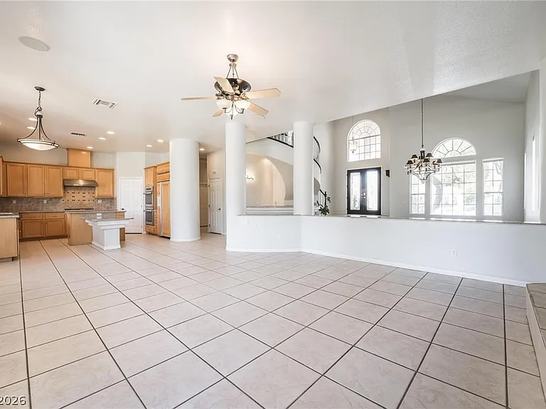 9675 Irvine Bay Ct — Photo 8