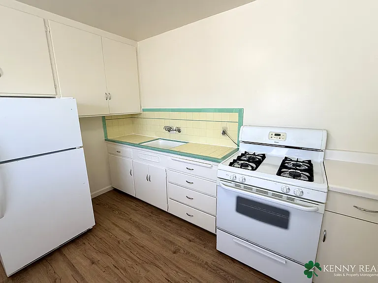 75 Citrus Ave #3 — Photo 4