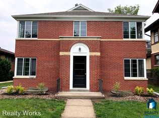 1334 C St APT 3, Lincoln, NE 68502