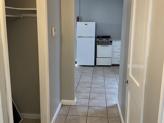 2nd image of 156 Holland St #4
