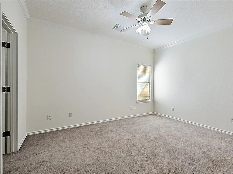 3802 Blackhawk Ln — Photo 6