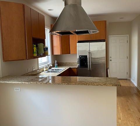 Open concept floor plan dinning room/kitchen