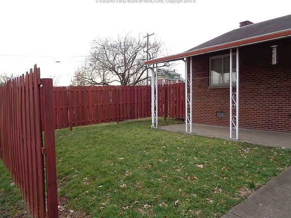 4th image of 1400 Myers Ave