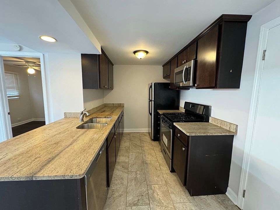 1st image of 8901 Robin Dr APT B
