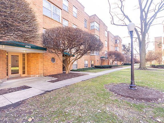 3rd image of 4941 N Wolcott Ave APT 3A