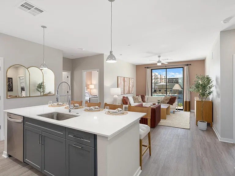 Alta Uptown — Photo 20