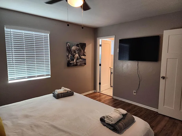1214 W Highland Ave — Photo 16