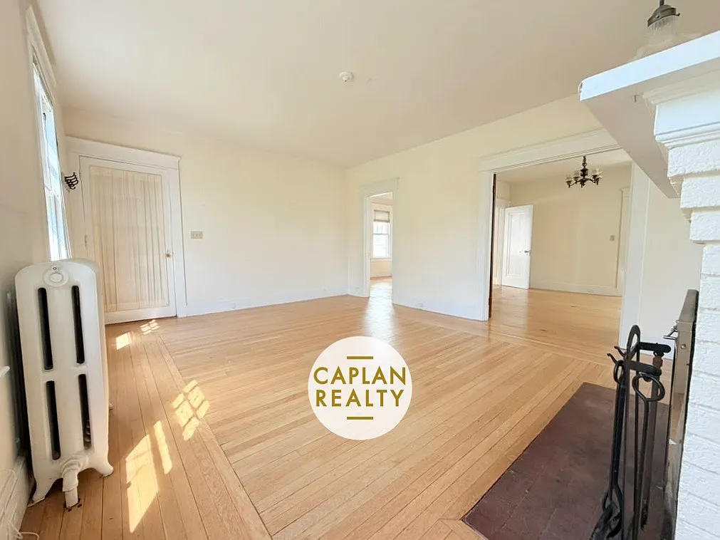 3 bed, $2,550 — Photo 3