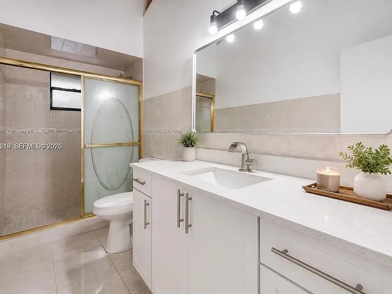 601 Leslie Dr #0 — Photo 4