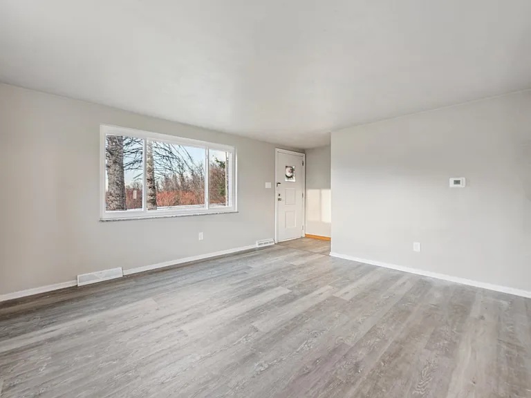 651 Wendel Rd #B — Photo 2