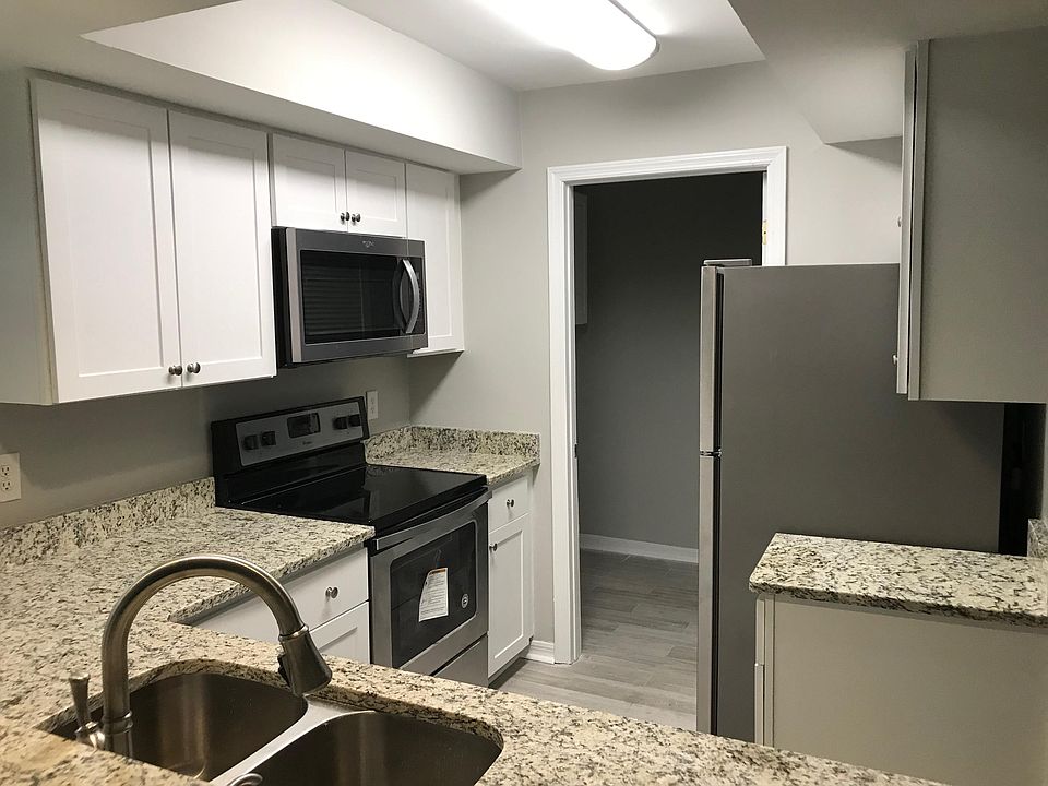 1st image of 1854C Montclair Dr