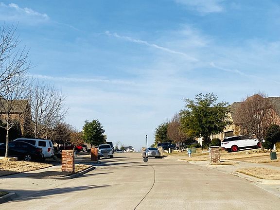 4th image of 5625 Fox Chase Ln