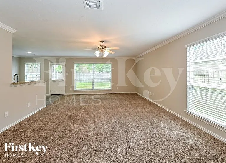 2919 Chaplin Place Dr — Photo 2