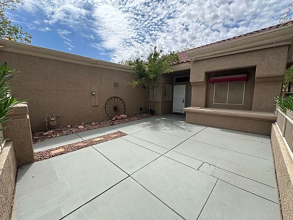 3rd image of 2419 Desert Glen Dr