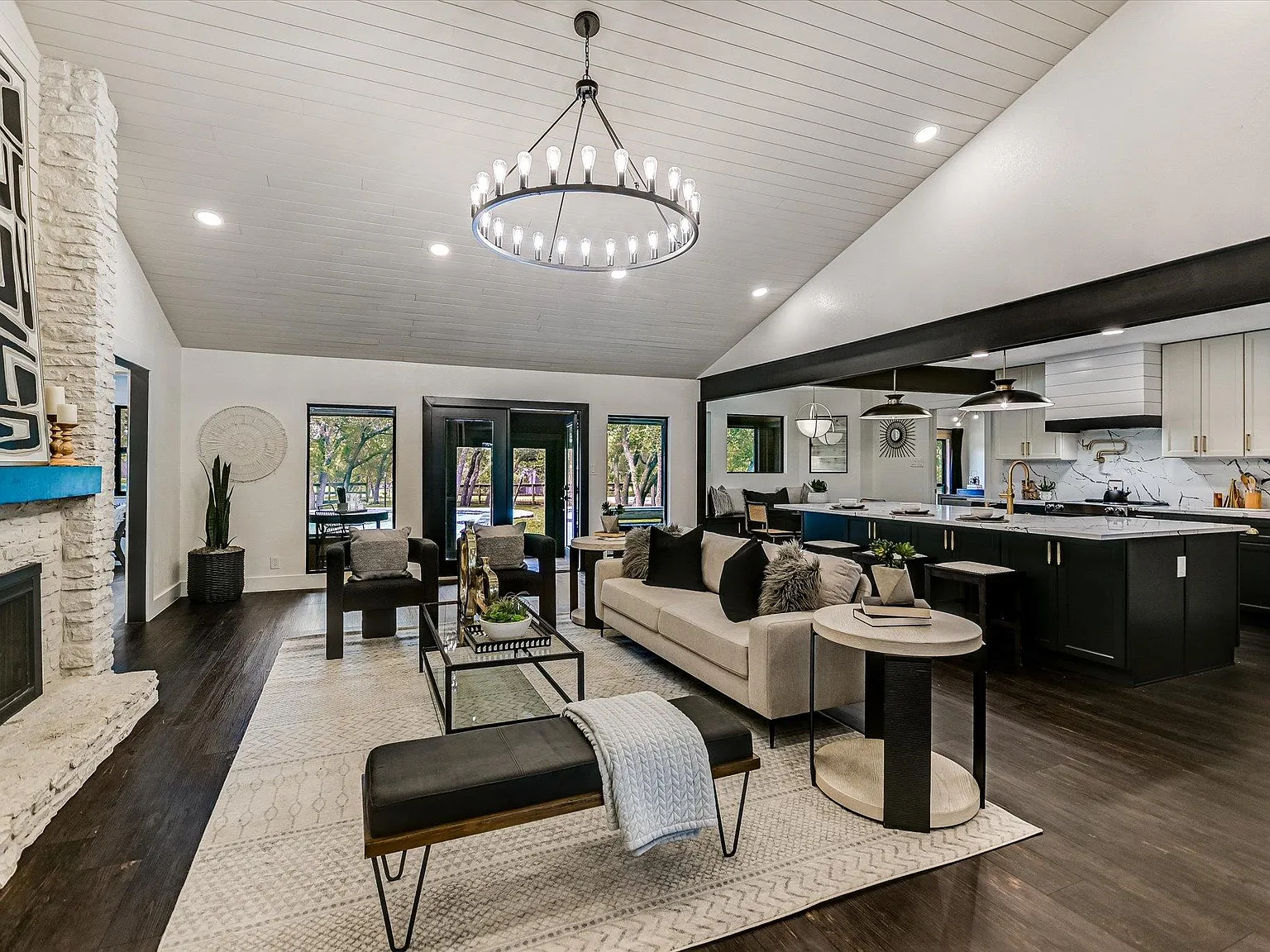 4 bed, 3.5 bath, 3416 sqft, $6,495 — Photo 2