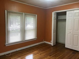 144 S Lewis Ave APT 3, Waukegan, IL 60085