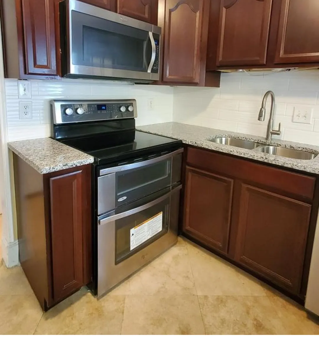 3 bed, $1,975 — Photo 4