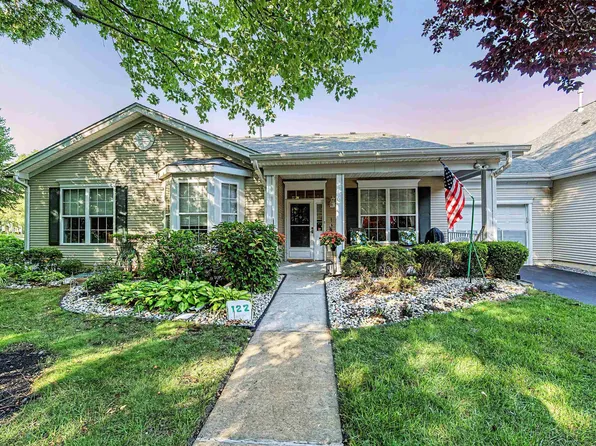 122 Newcastle Ct, Absecon, NJ 08205